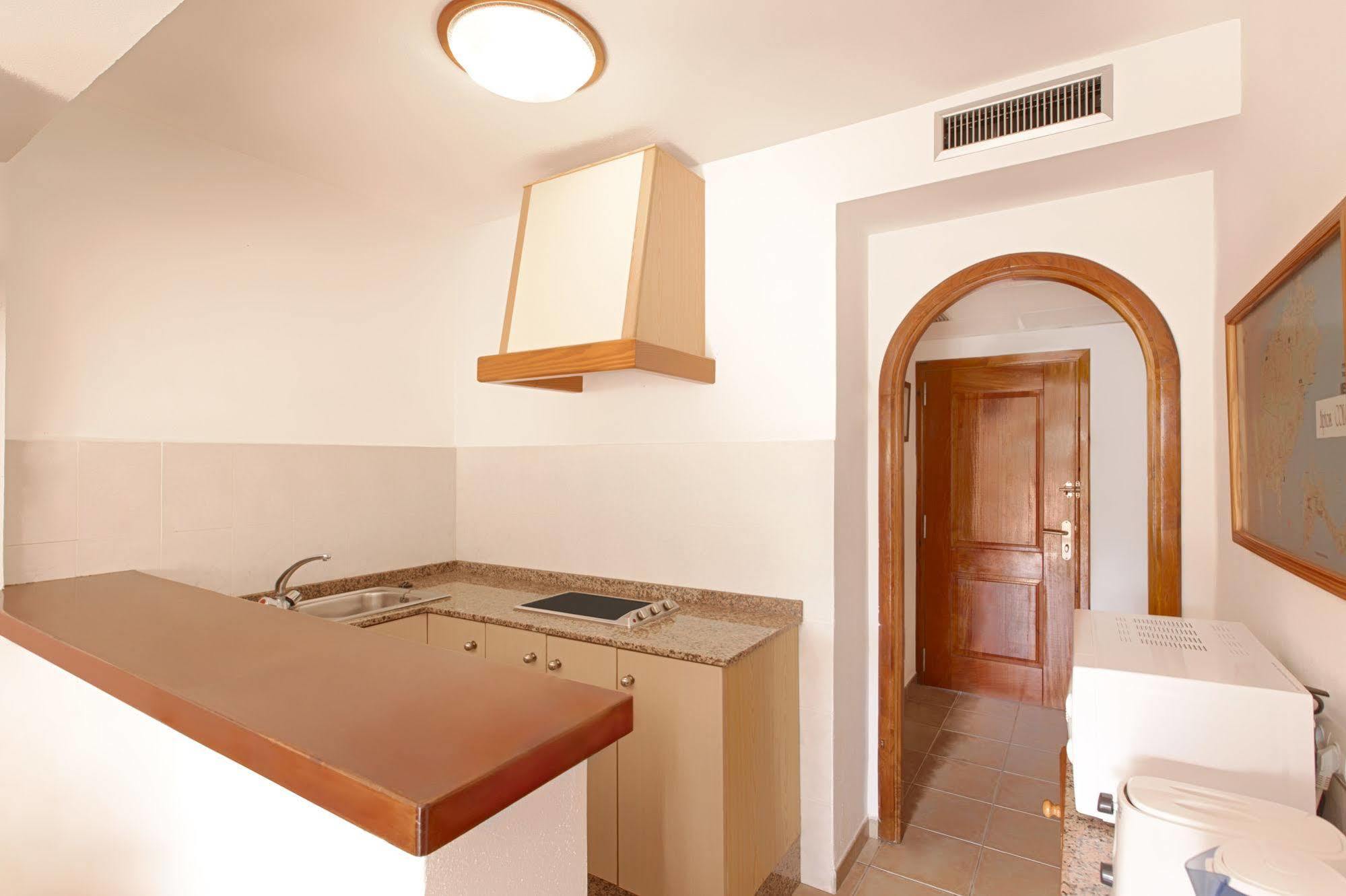 Apartamentos Colomar Santa Eularia des Riu Luaran gambar