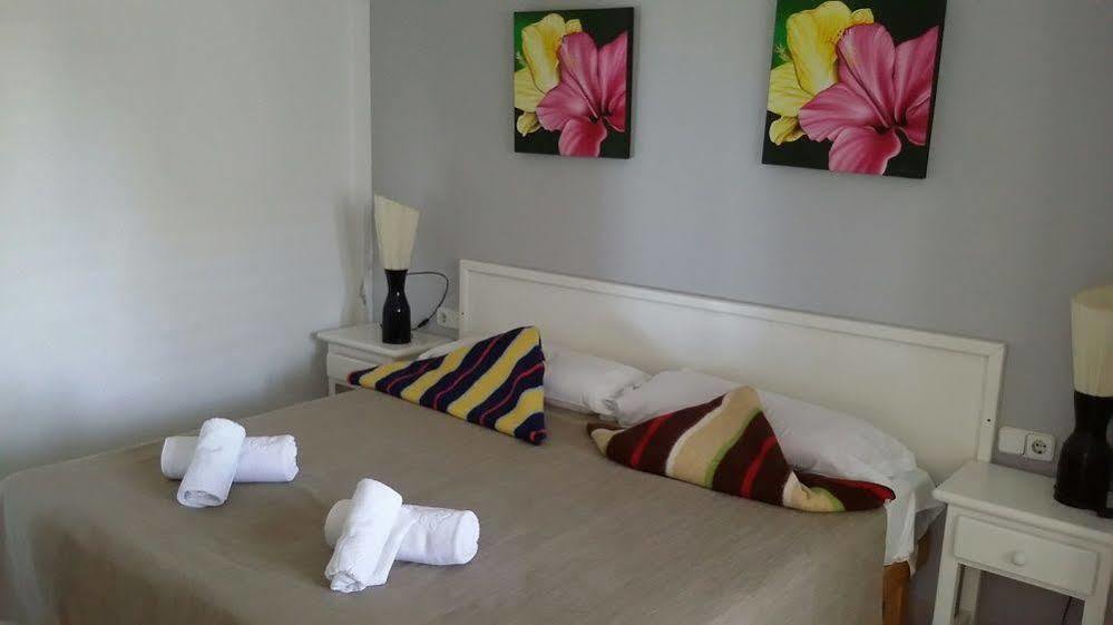 Apartamentos Colomar Santa Eularia des Riu Luaran gambar